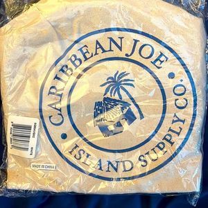 Caribbean Joe women’s tote style bag with wood handle.